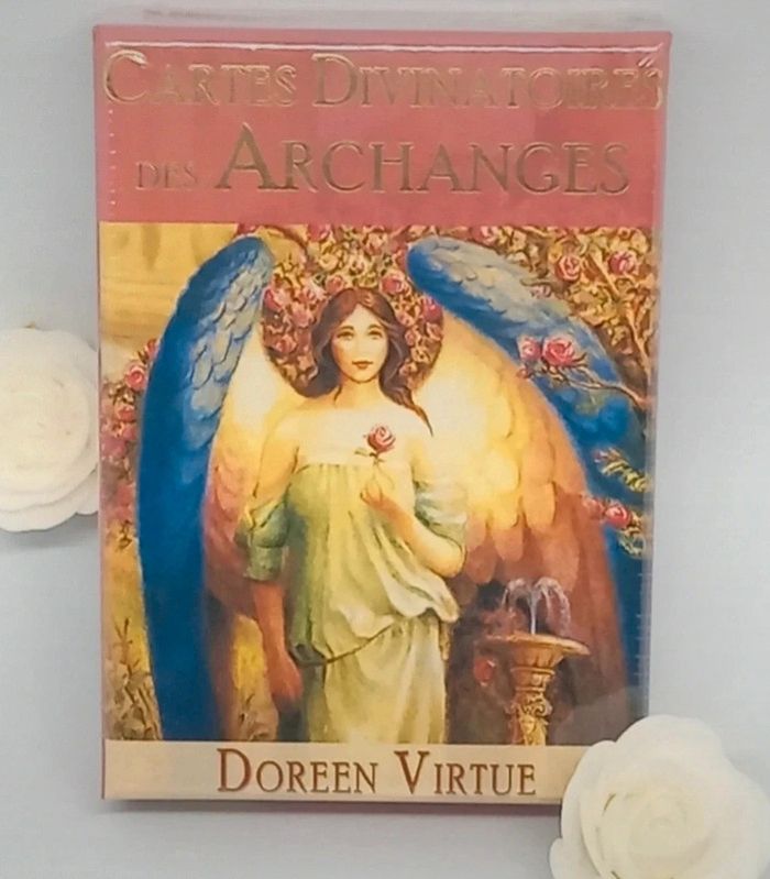 Cartes divinatoires des archanges sous blister