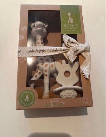 Sophie, la girafe et le chewing rubberr