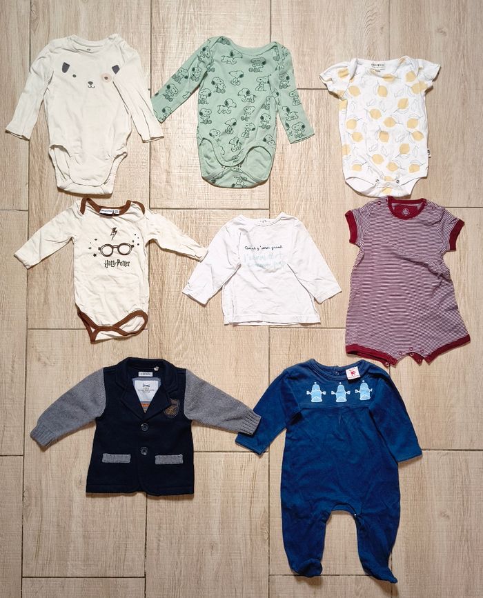 Lot de vêtements bébé taille 6 mois