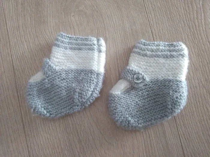 Chaussons gris blanc laine 0/6 mois - photo numéro 3