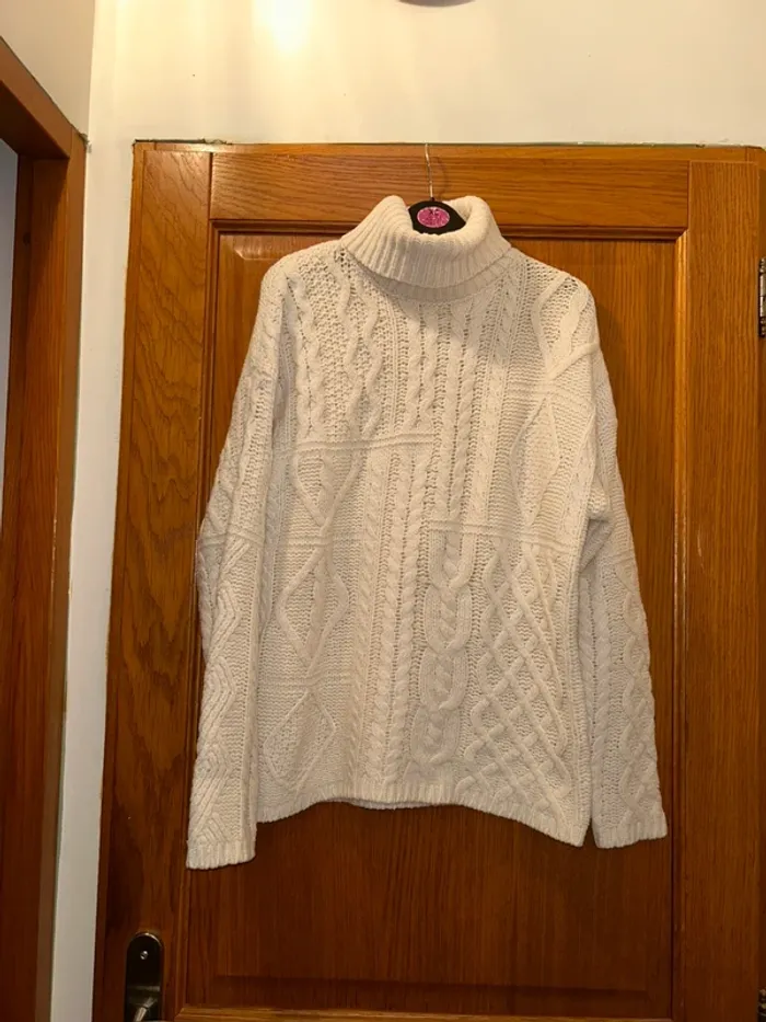 Pull col roulé écru