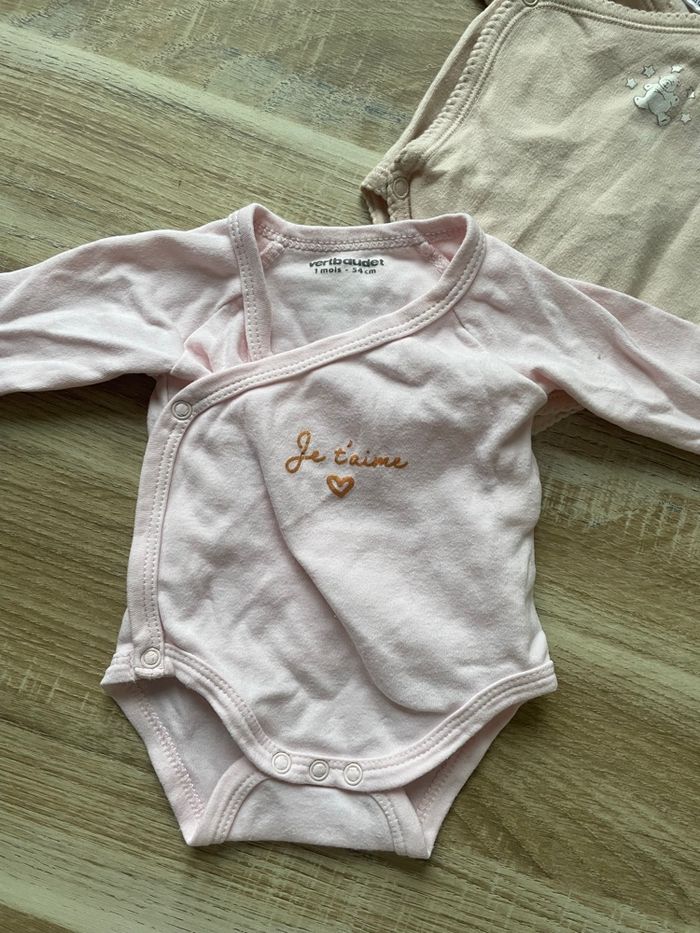 2 bodies - photo numéro 2