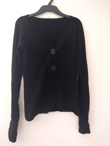 Pull noir taille S col v