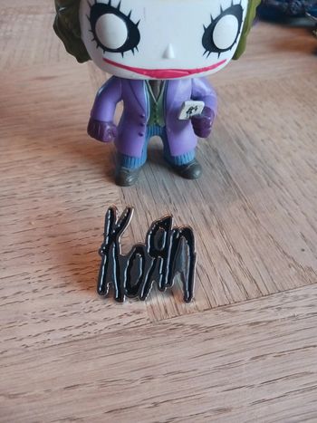 Pin's Korn Neuf