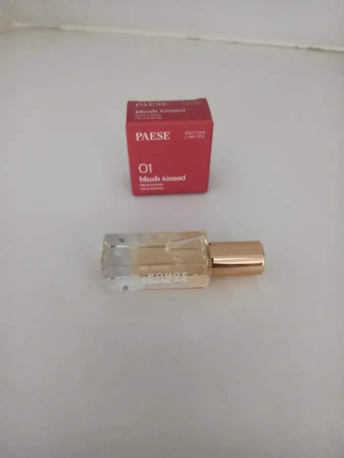 Huile lèvres et blush crème neufs