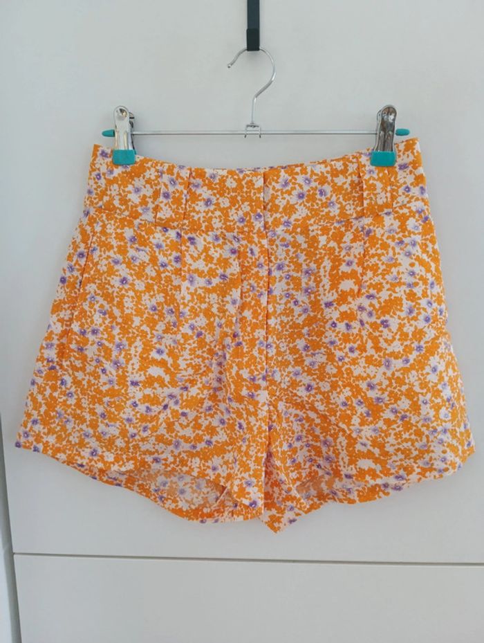 Short à fleurs orange 
Pimkie taille XS - photo numéro 2