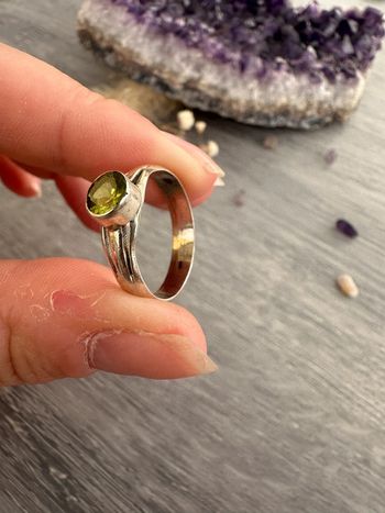 Bague en argent et Péridot véritable - Pierre naturelle