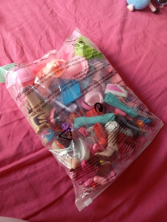 Gros lot d'accessoires barbie
