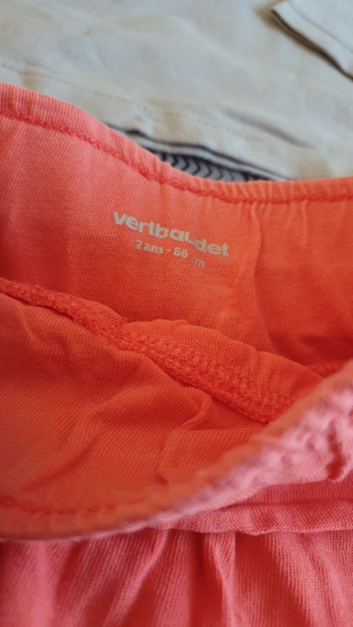 Ensemble beige et corail taille 24mois marque vertbaudet très bonne état - photo numéro 3
