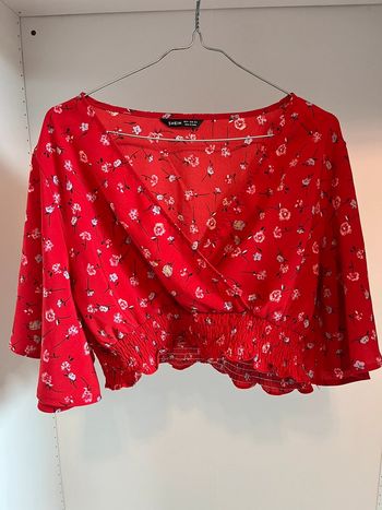 Ensemble fleuri rouge Shein – short taille haute + haut cache-cœur Taille M