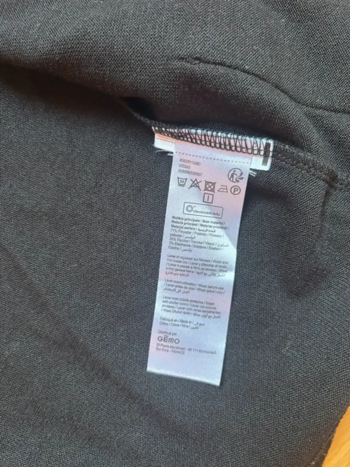 Gilet noir Gemo 8 ans - porté 1 fois - photo numéro 5