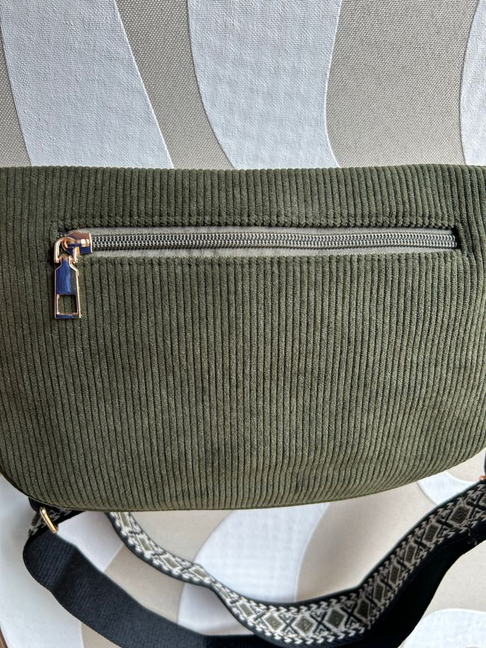 Sac banane  vert militaire velours côtelé - photo numéro 4