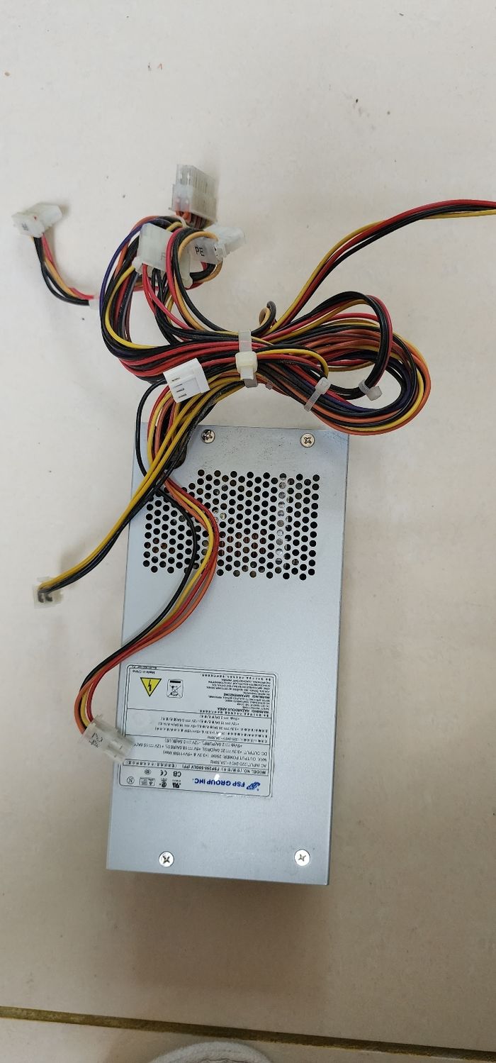 Alimentation Électrique FSP250-50GLV (PF) 250W TFX PC 20+4 Pin - photo numéro 5