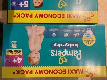 Maxi Pack de 98 couches Pampers baby dry taille 4+