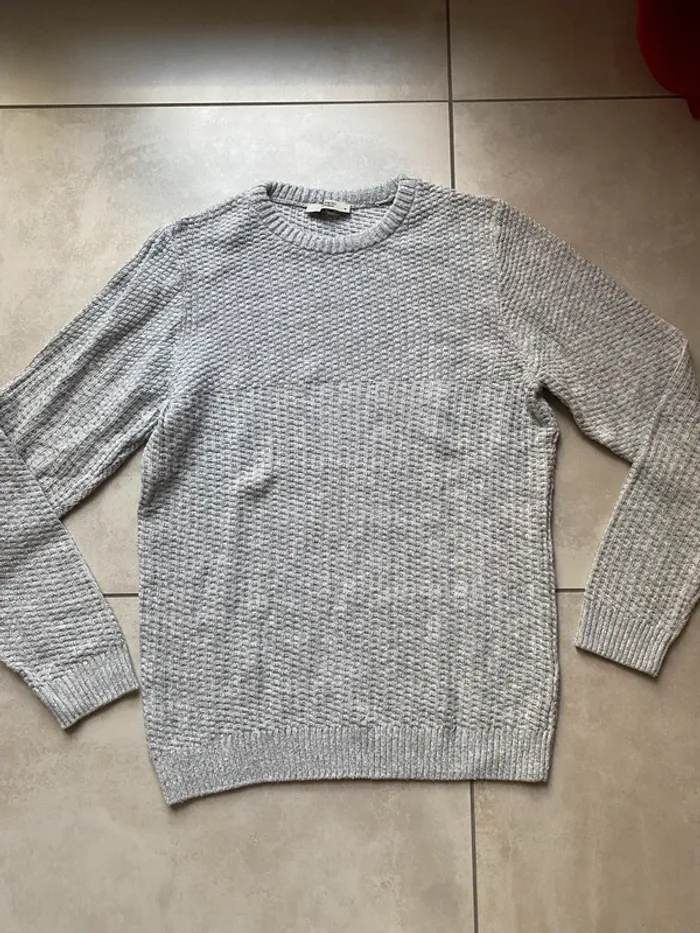 Pull ras de cou gris Defacto M