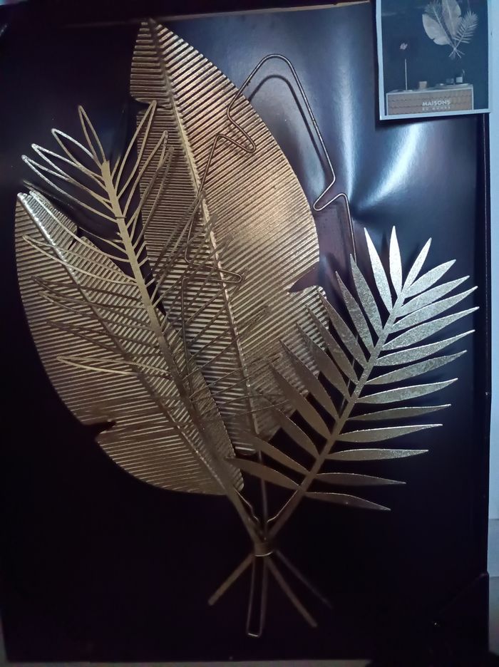Décoration murale dorée