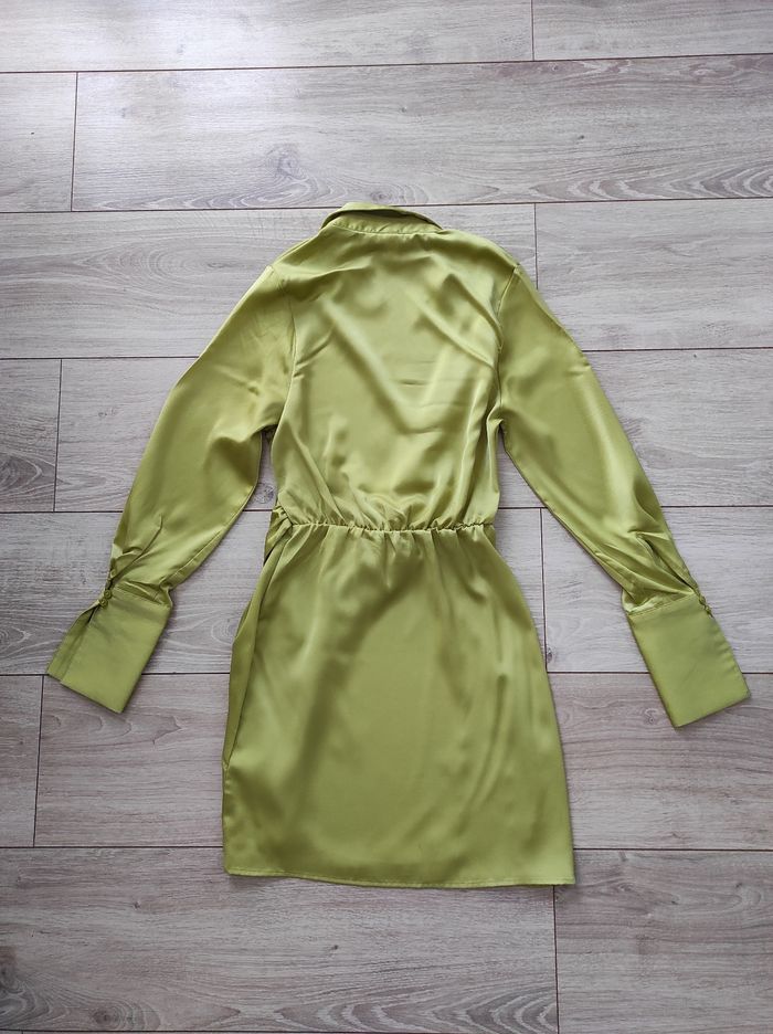 Robe portefeuille satinée H&M verte taille XS 34 - photo numéro 3