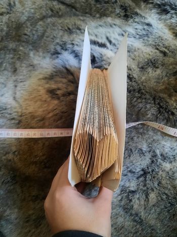 Decoration chambre enfant livre plié coeur