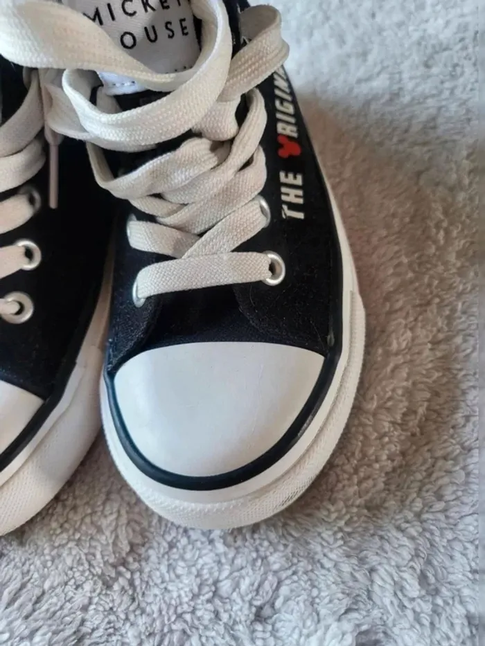 Baskets style converse montantes Mickey taille 28 - photo numéro 8