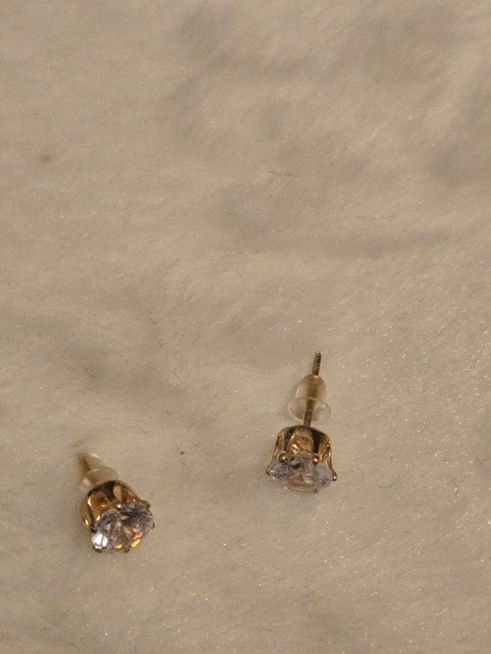 Boucles d'oreilles strass neuves - photo numéro 2