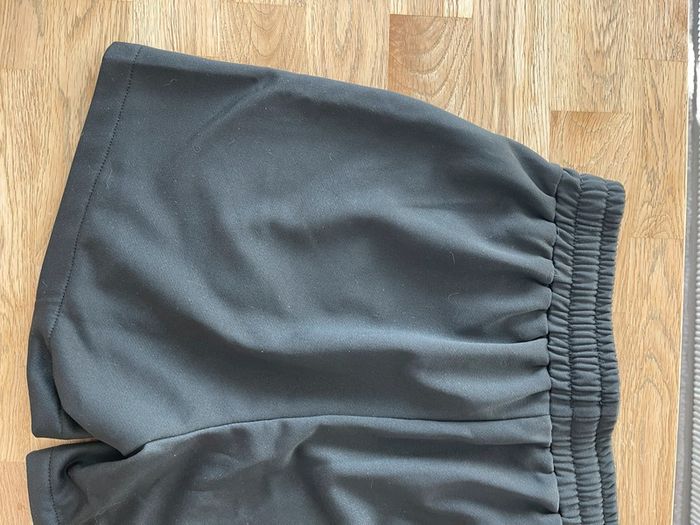 Short homme noir - photo numéro 6