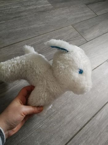 Peluche ancienne mouton blanc aux oreilles bleus