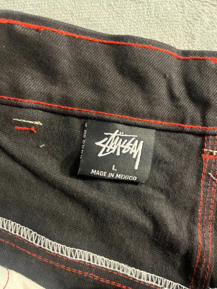 Short/Jort Stussy Embroidered Red Big Logo Back – Taille L - photo numéro 7