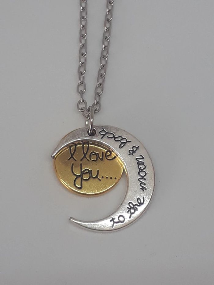 Collier "To the moon back" - photo numéro 2