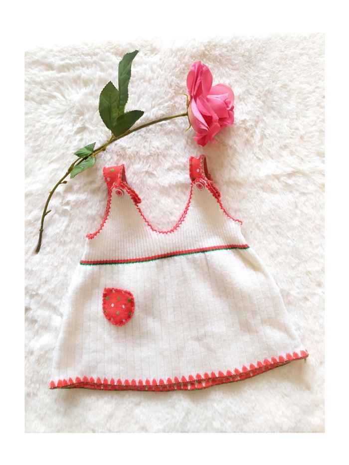 Robe chasuble bébé 3-6 mois vintage années 80 crème rouge acrylique Orlon rétro