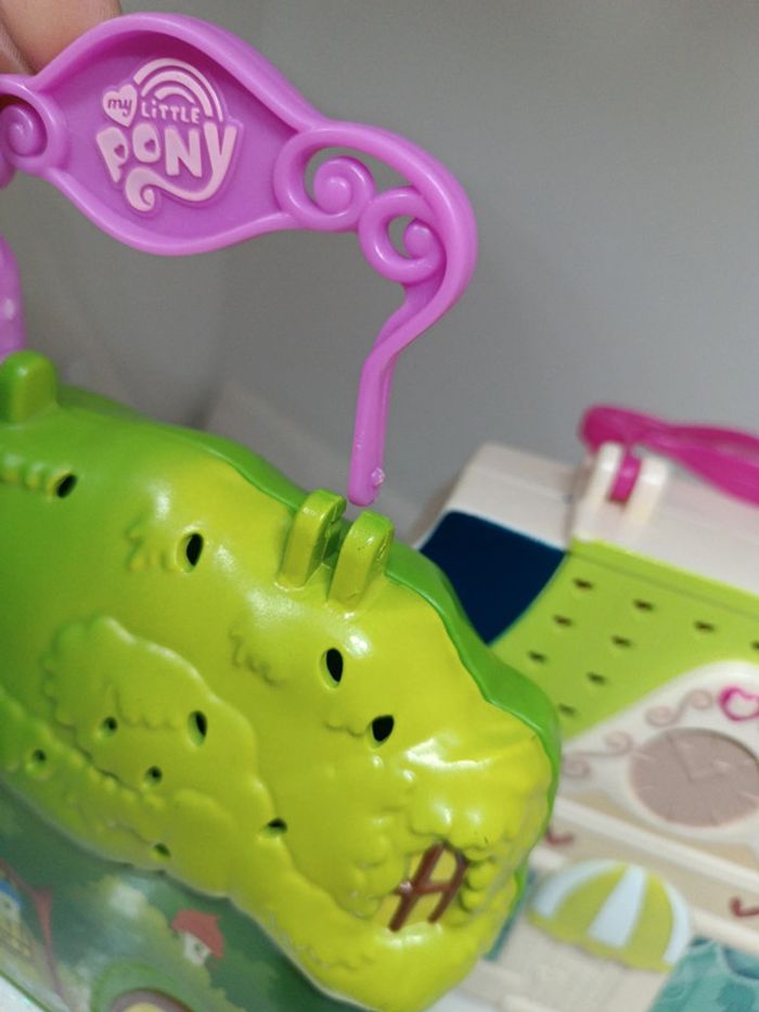 Little Pony petit poney wiki maisonnette petite maison house cottage boutique magic nightmare night - photo numéro 16