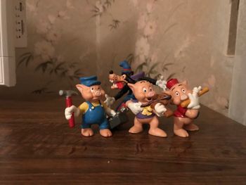 Lot figurine rare les 3 petits cochons disney