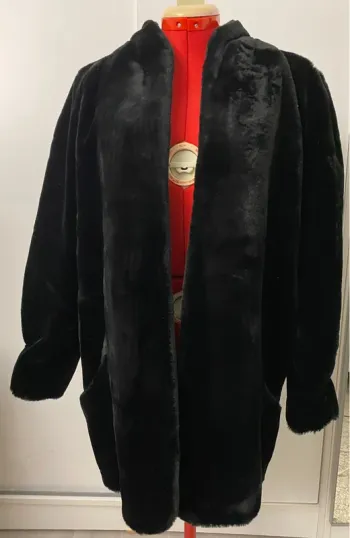 Manteau vintage fourrure synthétique noire Suziklo