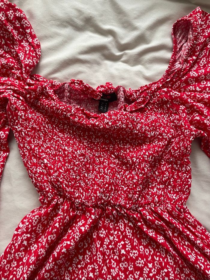 Robe rouge fleuri - photo numéro 2