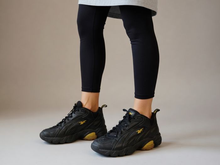 Basket noire Taille 37.5 Reebok - photo numéro 1