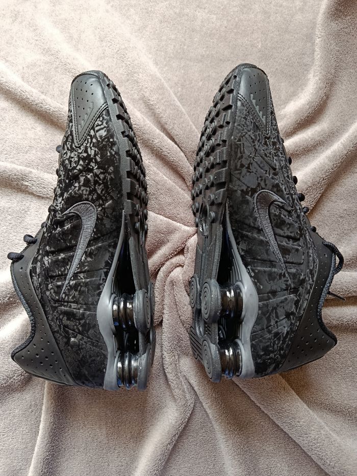 Nike shox r4 black floral - photo numéro 3