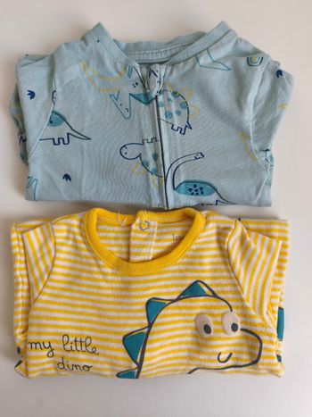 Lot de 2 pyjamas dino bébé 1 mois