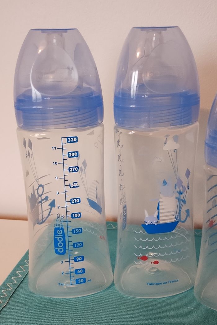 Lot de biberons Dodie neuf - photo numéro 2