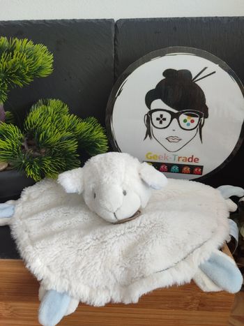 doudou et compagnie mouton rond blanc bleu agneau dc2427 mon tout petit DD003408