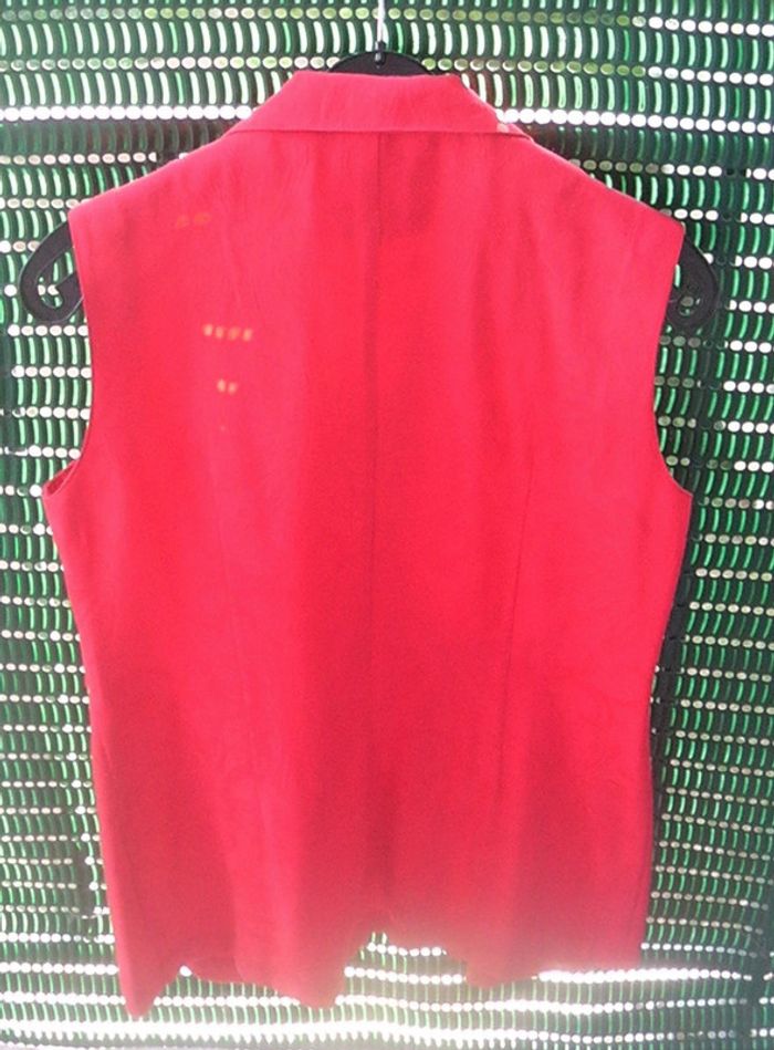 Gilet sans manche rouge - photo numéro 2