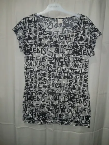 🩷 T-shirt Camaïeu taille 3.