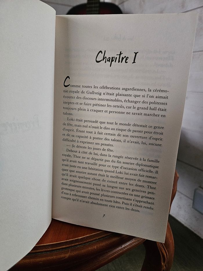 Livre disney marvel 'LOKI' - photo numéro 3