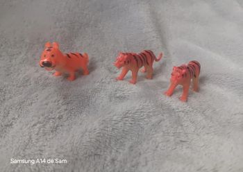🐅 Lot de 3 Mini Figurines Tigres en Plastique Orange et Noir 🐯