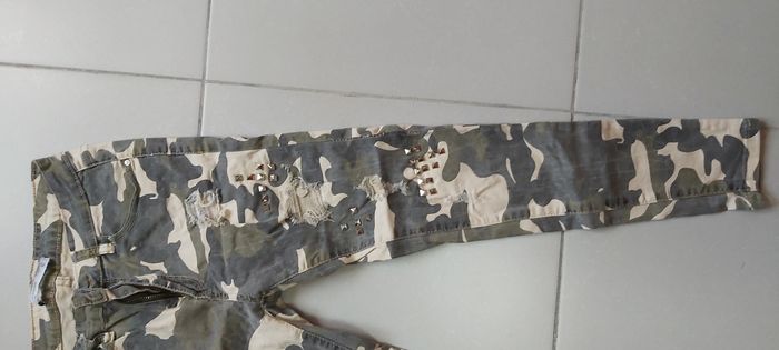 Jeans troué 40 L - photo numéro 2