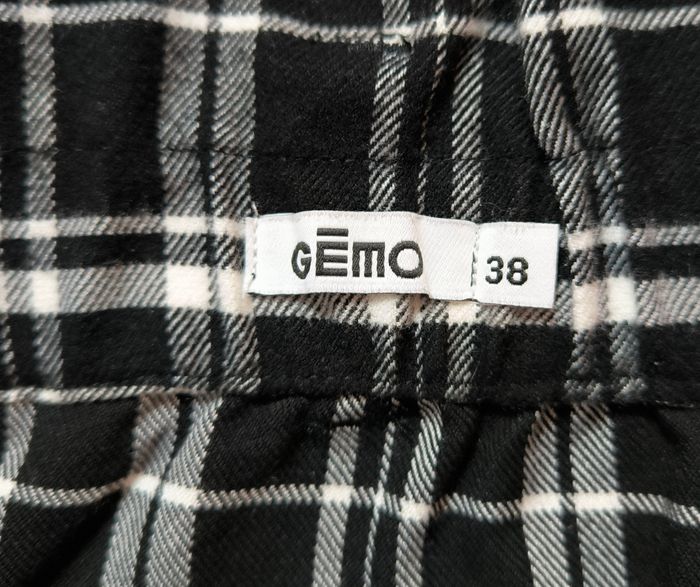 Jupe courte noire et blanche - photo numéro 3