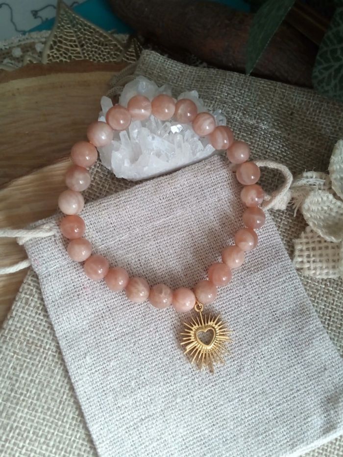 Bracelet pierre de lune orangée et coeur soleil bohème - photo numéro 2