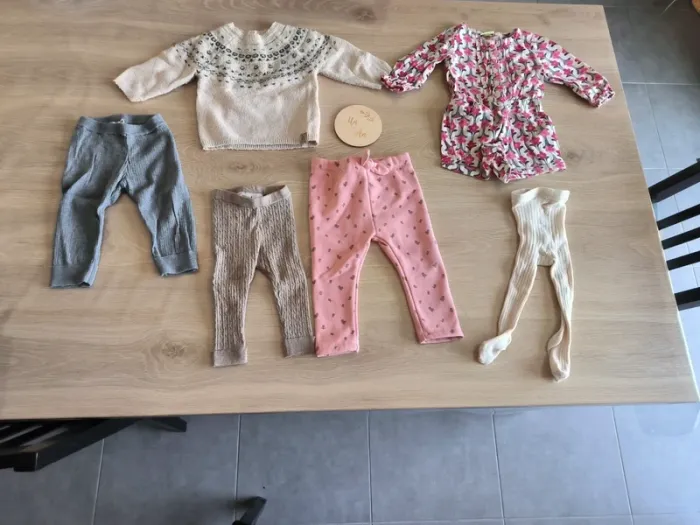Lot 6 vêtements 12 mois fille