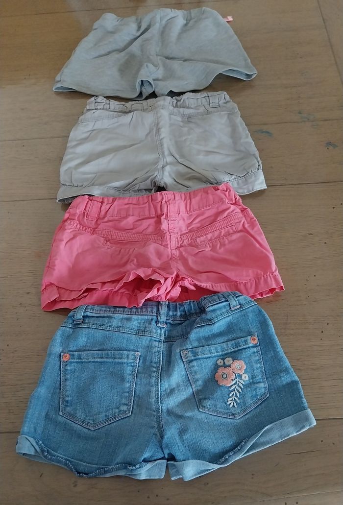 Lot de 7 shorts fille 4ans en très bon état - photo numéro 3
