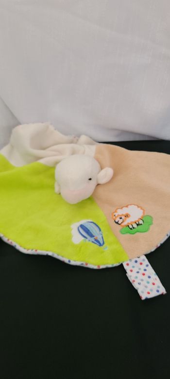 Doudou plat mouton agneau rond beige vert écru envers à pois Roda Rodadou