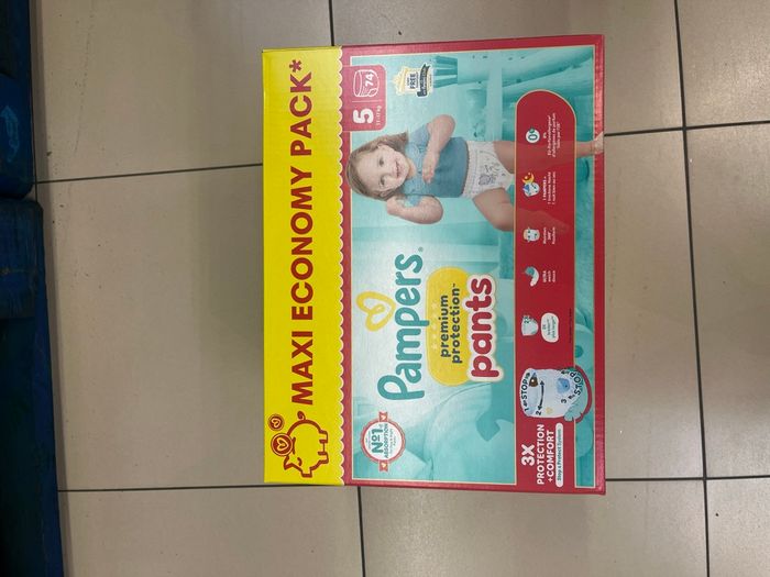 Couches Pampers taille 5