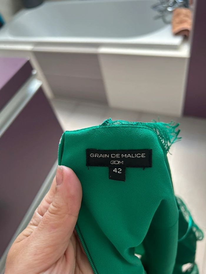 Robe verte détail dentelle - photo numéro 3
